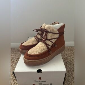 Women’s winter Chukka Boots Never Worn